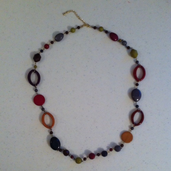 Cute Colorful Beaded Necklace - Picture 2 of 3