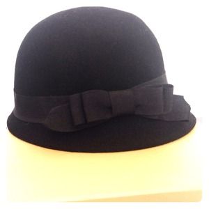 Please do not buy. Holding for @ibeatfaces