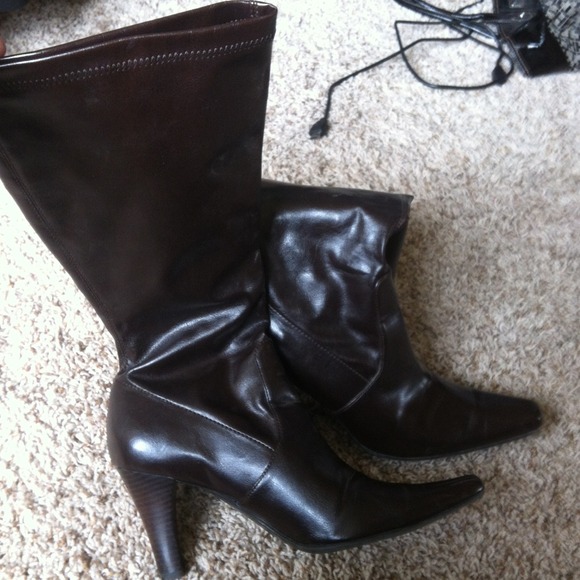 👢Gorgeous deep reddish brown boots 👢