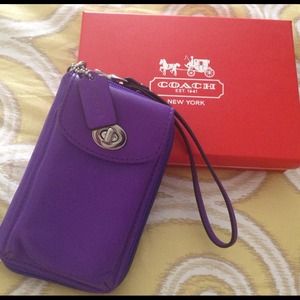 🌟New listing🌟Coach purple wristlet