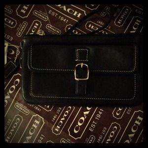 💢SOLD💢💯 Authentic Vintage Coach Wristlet