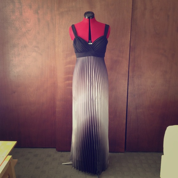STUNNING formal gown!!!