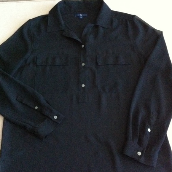 HOST PICKGap sheer top - Picture 2 of 4