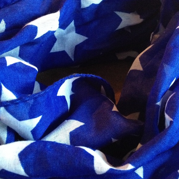 Scarf - Picture 2 of 4