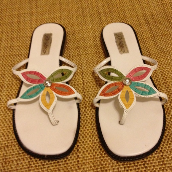 SOLD Brighton White Leather Sandals🌺🌺