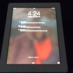 iPad 2 16 gb wifi with smart case from Khomo