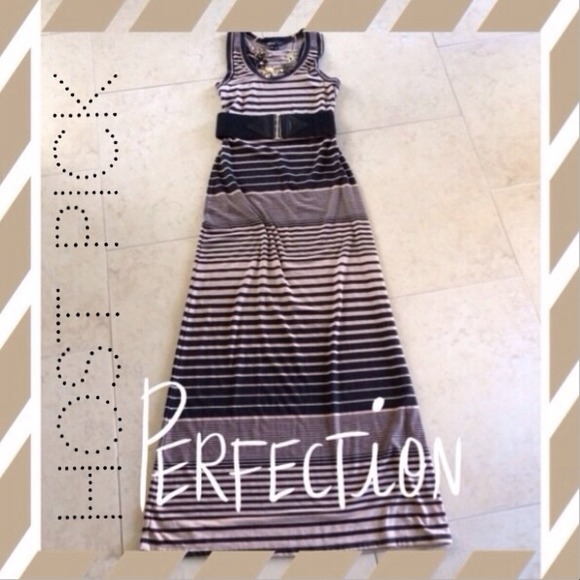 🚫SOLD in Bundle🚫🎉HOST PICK🎉Striped Maxi Dress
