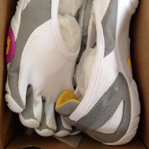 Vibram 41 or 40 Jaya.