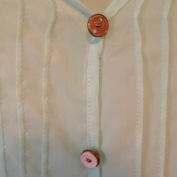 🚫SOLD Mint green chiffon high low blouse - Picture 2 of 3