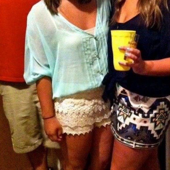 🚫SOLD Mint green chiffon high low blouse - Picture 3 of 3