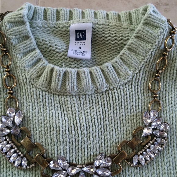 🚫SOLD in Bundle🚫Gap Sweater in Light Green - Picture 2 of 3