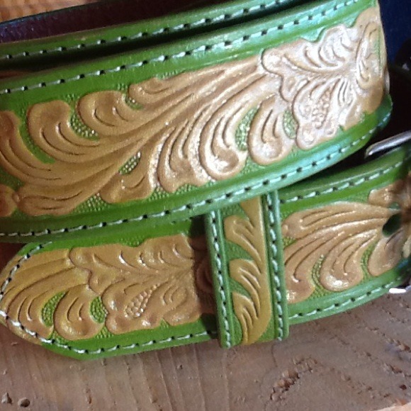 Leather belt with antiqued buckle - Picture 2 of 2