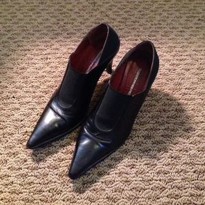 Donald Pliner short boots