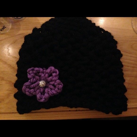 Winter hat - Picture 3 of 3