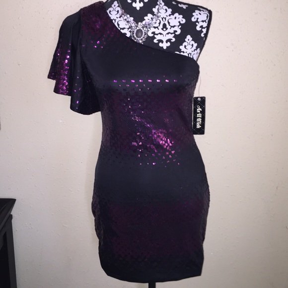 One shoulder dress with purple sequence