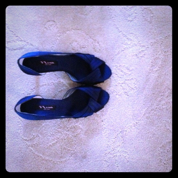 Nina blue pumps