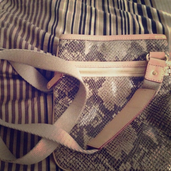 ⭐️⭐️RESERVED ⭐️⭐️AUTHENTIC MICHAEL KORS CROSSBODY