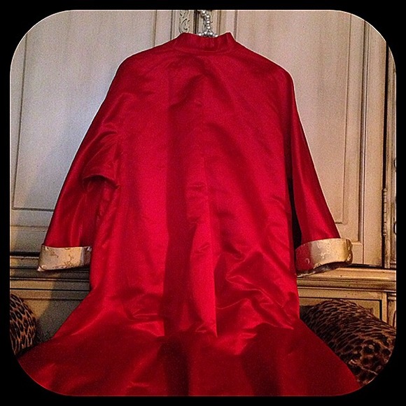 Stunning lipstick red champagne Asian evening coat - Picture 4 of 4