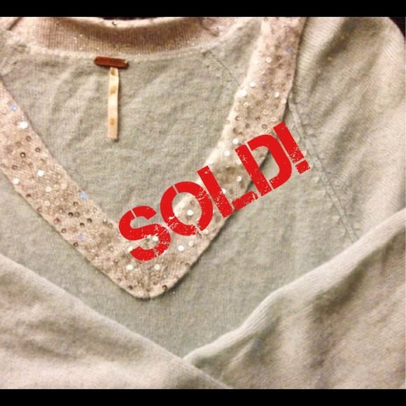 ❄Sparkle Vneck Free People Sweater❄
