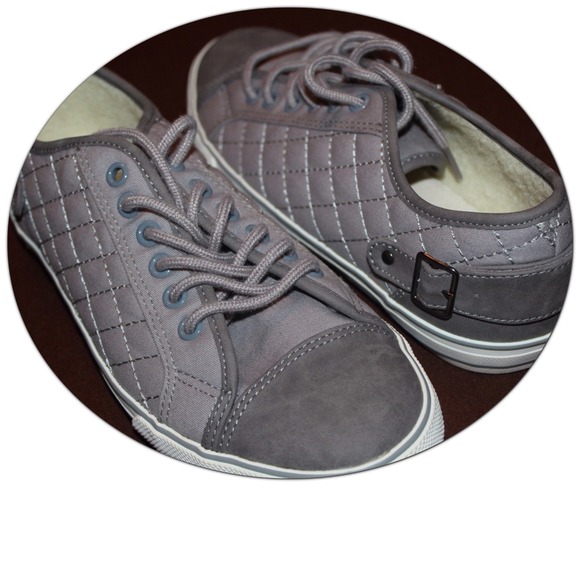 GORGEOUS grey van like shoes with faux fur inside - Picture 1 of 4