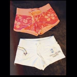 Shorts - Old Navy (10$ for both)