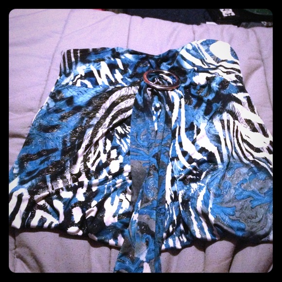 Can be strapless or not very nice club shirt