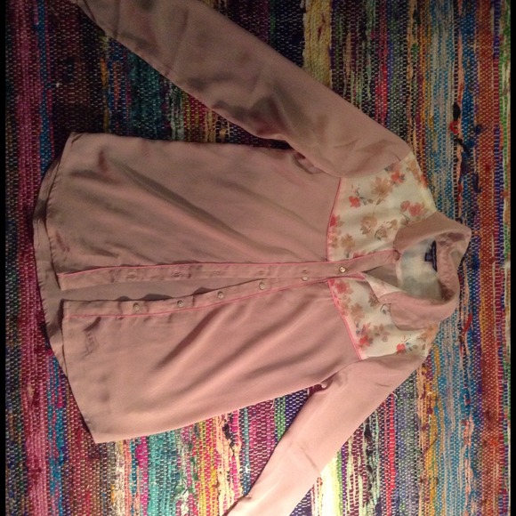 AE Button down Top - Picture 3 of 3