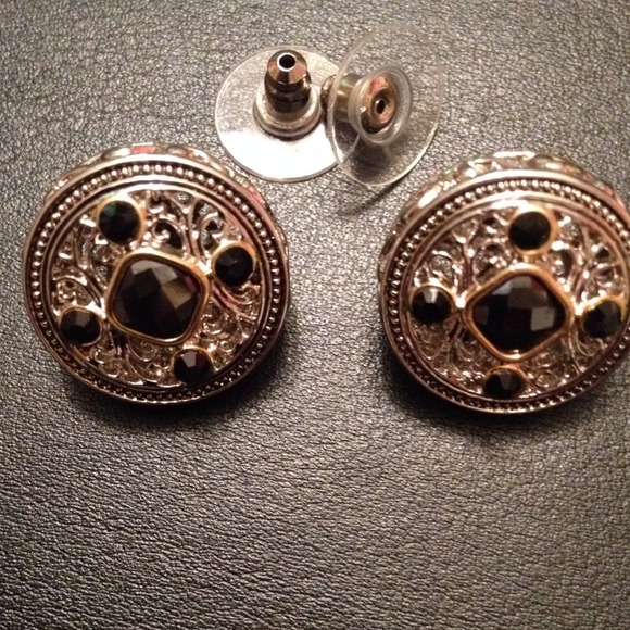 Necklace - Picture 2 of 3