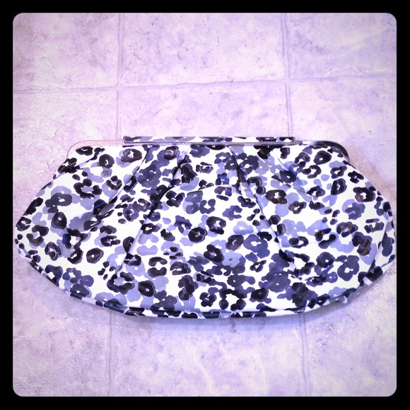 Express Jumbo Clutch