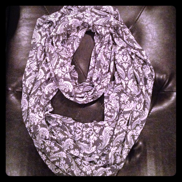 SOLD Gray/White Damask Infinity Scarf