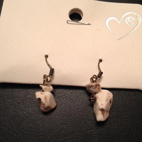 Necklace - Picture 3 of 3