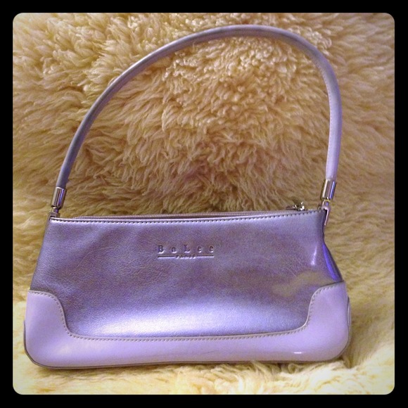 Trendy purple purse, 11" x 5", great condition :)