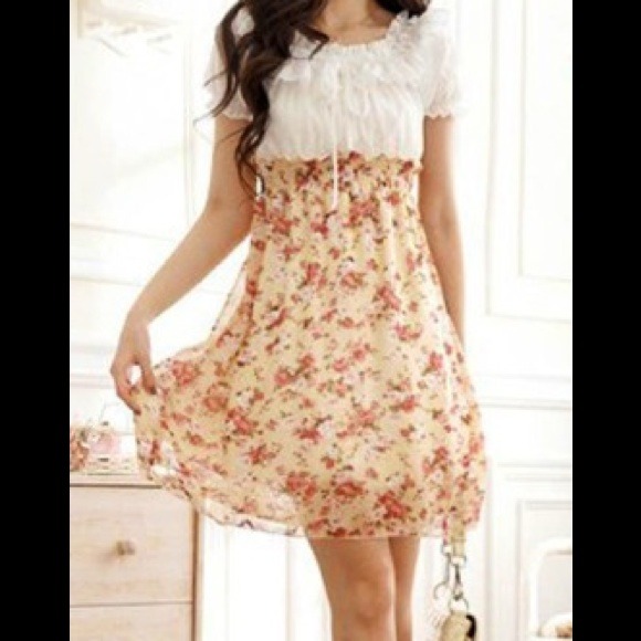 ๐2X HOST PICK๐ ๐ผFloral chiffon dress๐ผ - Picture 2 of 4
