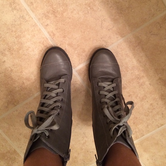 NWT Wet Seal Chunky Heel Combat Boots - Picture 4 of 4