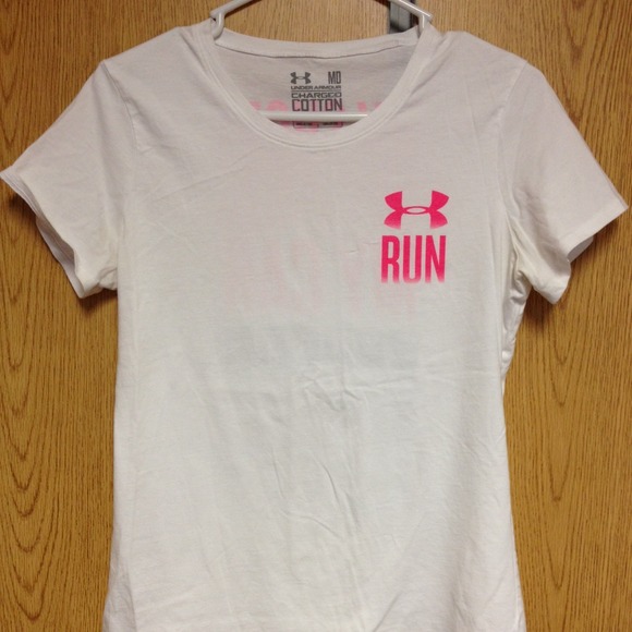 ❌Under Armour Tshirt SOLD❌