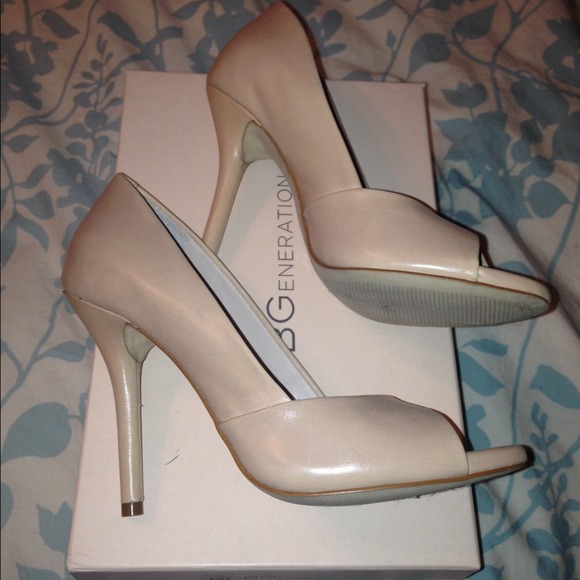 Brand new never worn BCBG heels - Picture 2 of 2