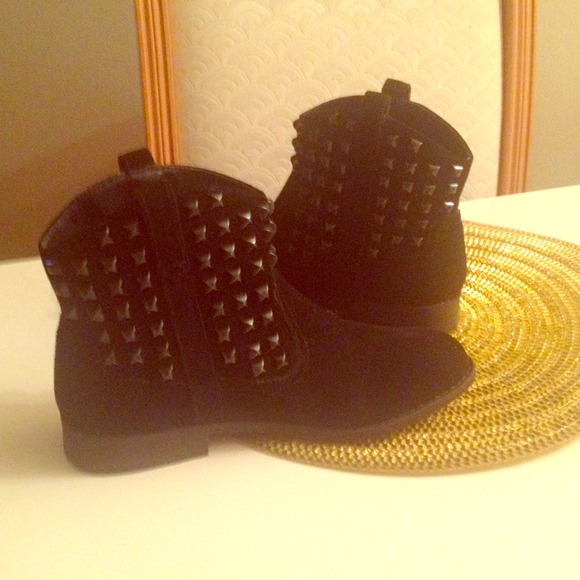 🚫sold🚫! 😘 G.H. Bass&Co black booties