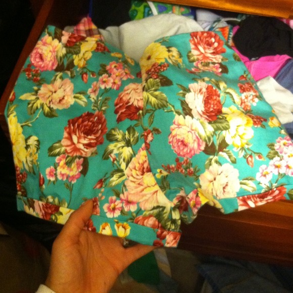 🚫TRADED🚫NWT. Teal Brandy Melville Shorts - Picture 2 of 2