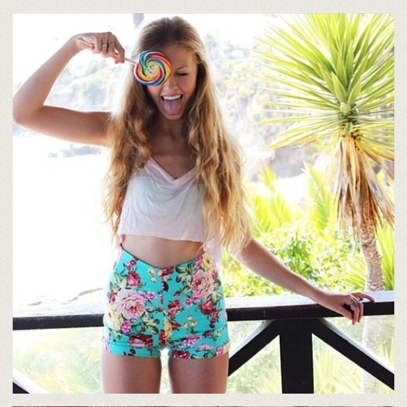🚫TRADED🚫NWT. Teal Brandy Melville Shorts
