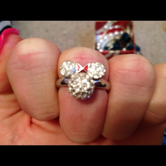Minnie Mouse ring