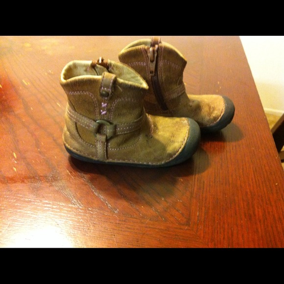 Stride rite size 6M infant girl