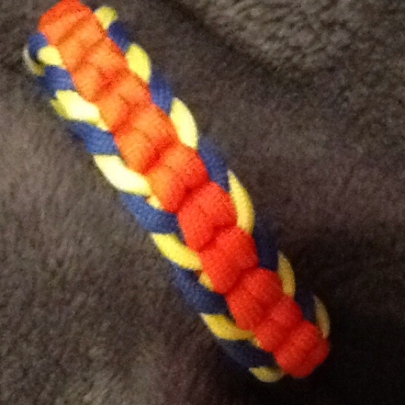 Handmade paracord bracelet - Picture 2 of 3