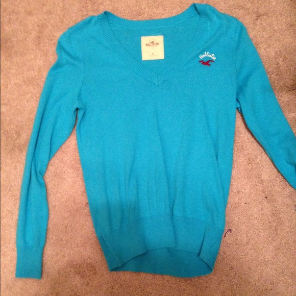 Hollister sky blue sweater