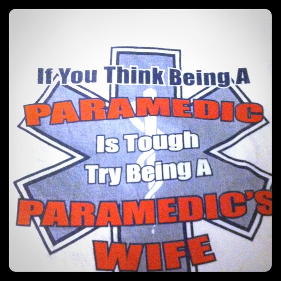 🚑🚑Paramedic's wife shirt