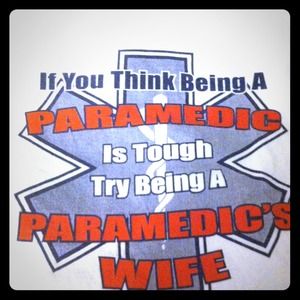 🚑🚑Paramedic's wife shirt