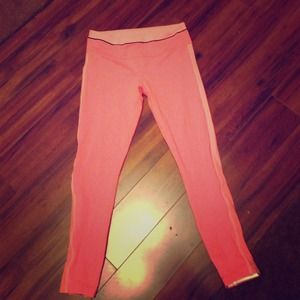 Authentic lululemon run inspire crop