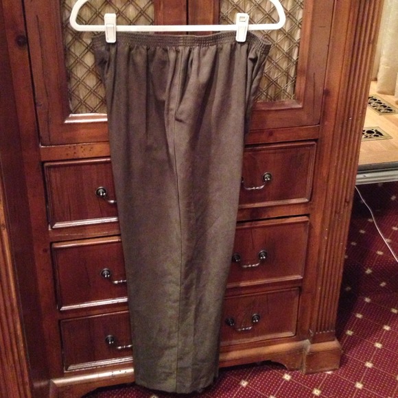 Dark olivegreen suede like pants Side slit pocket - Picture 1 of 2