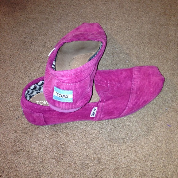 Pink corduroy TOMS
