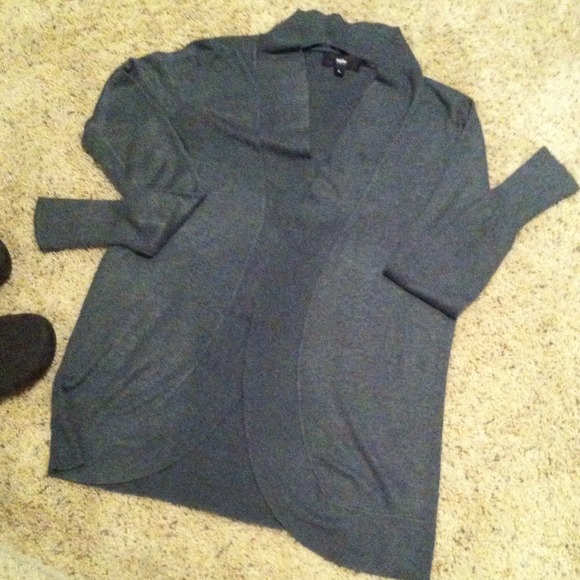 🌟sold⬆️  Grey sweater cardigan🍂 - Picture 1 of 4