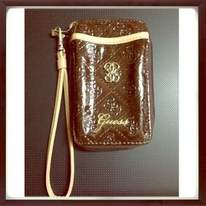 Guess wristlet